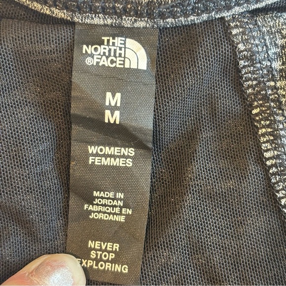 THE NORTH FACE Black & Grey Athletic Cropped Tank Top Sports Bra Like New Medium - Picture 5 of 13